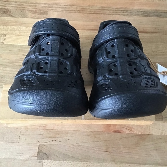 NWT Teva Omnium Drift water shoes. Little boy size 1. - Picture 4 of 7